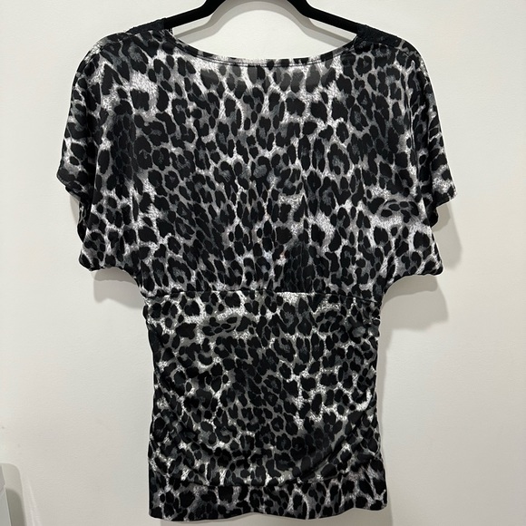 Maurice’s animal print blouse with side ruching - Picture 2 of 2